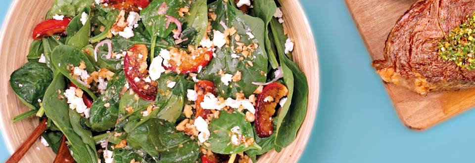 Especial Acompanhamentos de Churrasco: Salada de Espinafres, Nectarina e Feta