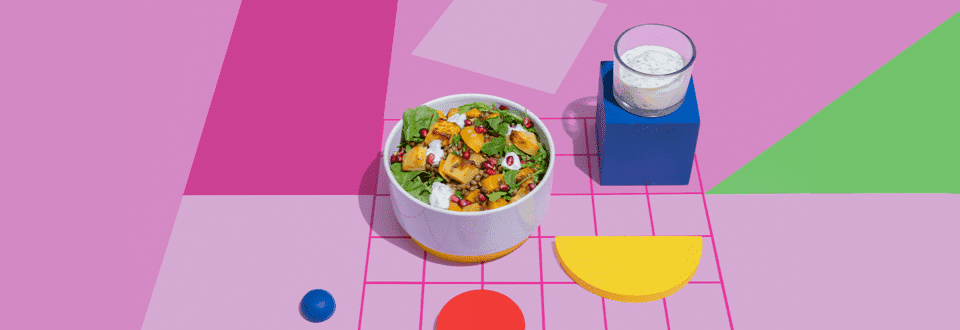 Salada Morna de Lentilhas, Batata e Abóbora Assada com Romã e Molho de Iogurte | Comer Bem
